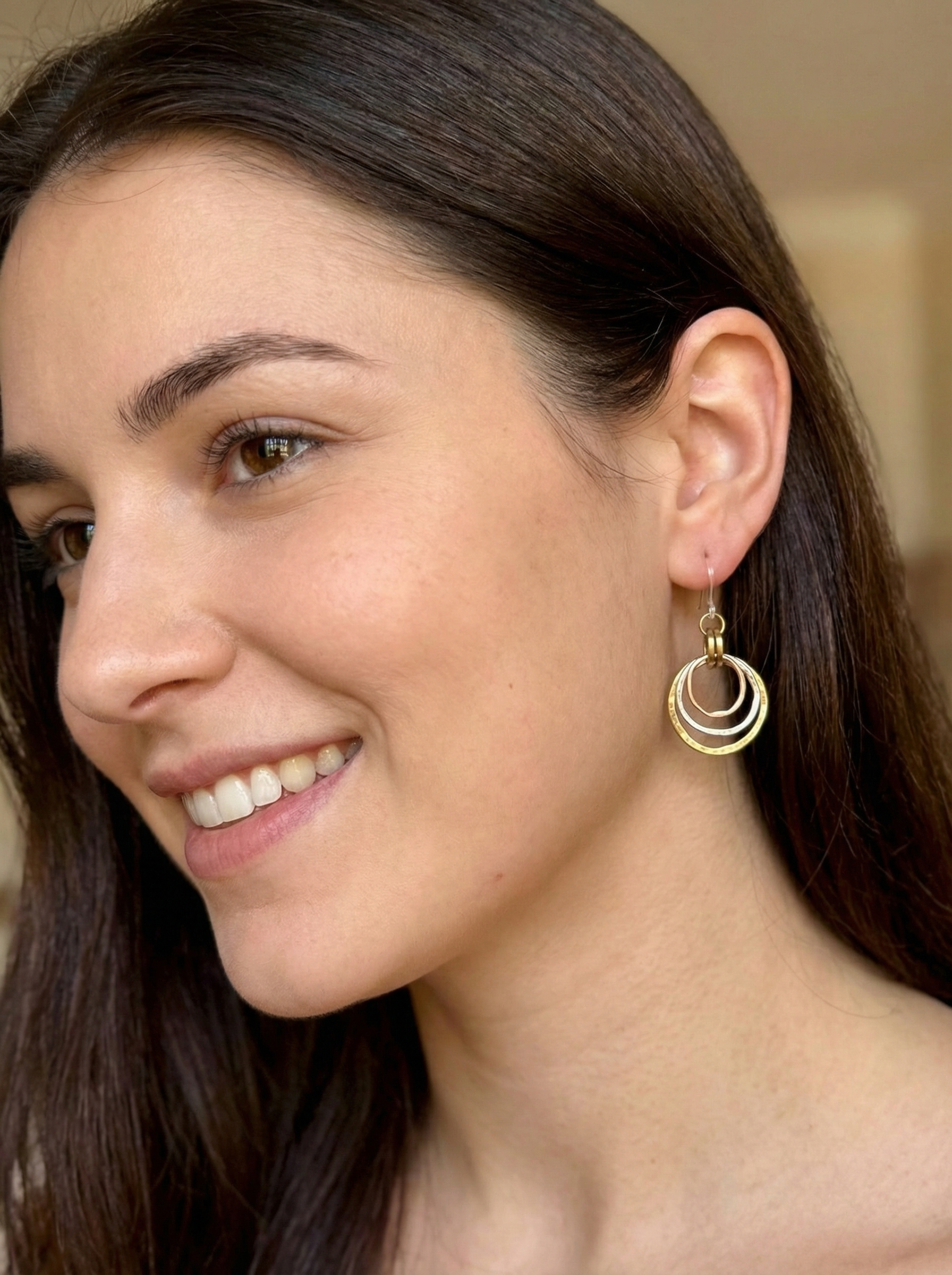 Recognizing When Itchy Earrings Signal an Earring allergy, Not an Infection