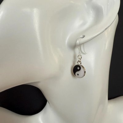 Lightweight hypoallergenic earrings - safe for metal allergies - Image 5