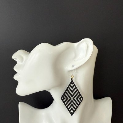 Lightweight hypoallergenic earrings - safe for metal allergies - Image 5